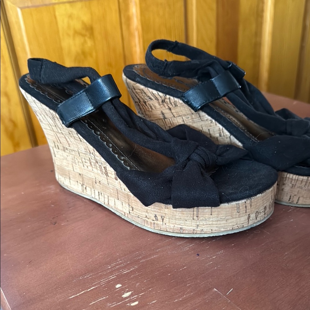 Stylish Black Wedge Sandals